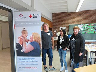 freundliche Berater vom DRK
