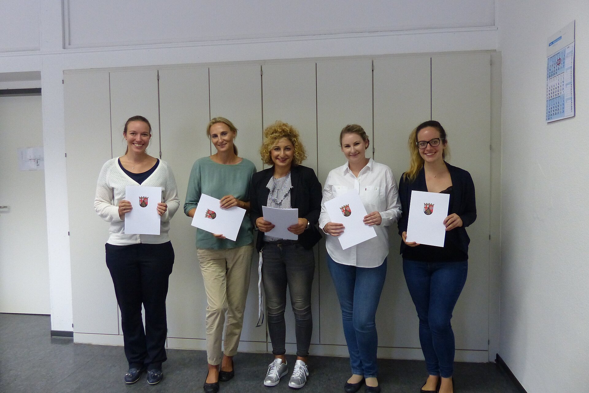 Wir begrüßen unsere neuen Studienrätinnen Frau Rodegast, Frau Dehler, Frau Cekic, Frau Seng und Frau Argyriadou an unserer Schule
