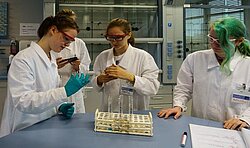 Besuch im Schülerlabor der BASF