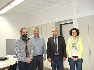 Schulleiter und Vertreter des Schulträgers nach dem Rundgang durch die Stammschule und dislozierte Unterrichtsbereiche der BBS SGH